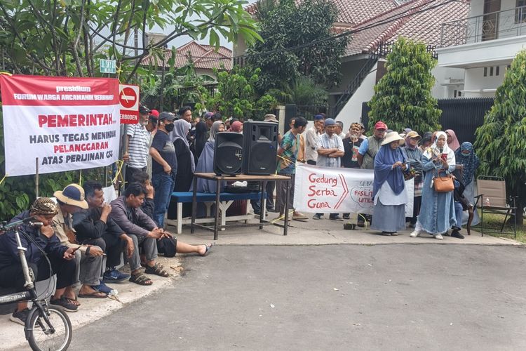 Warga Arcamanik Kembali Demo Tolak Alih Fungsi Gedung Serbaguna Jadi Tempat Ibadah