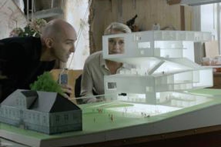 Arsitek Julien de Smedt telah mendesain sebuah museum yang akan tampil sebagai unsur penting dalam drama televisi Denmark, The Legacy. Model museum tersebut tampil dalam episode ketiga berjudul 