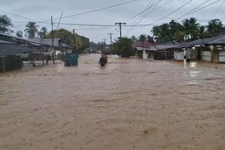 Banjir Kembali Terjang Tapanuli Tengah, Warga Panik Mengungsi dan Trauma