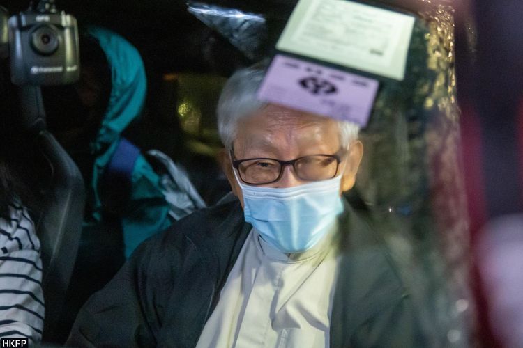 Kardinal Joseph Zen dibebaskan dengan jaminan di Hong Kong, beberapa jam setelah dia ditangkap di bawah undang-undang keamanan nasional China menurut laporan media lokal pada Rabu (11/5/2022).
