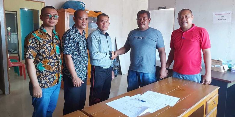 Berita Harian Dilarang-Pakai-Jilbab Terbaru Hari Ini - Kompas.com