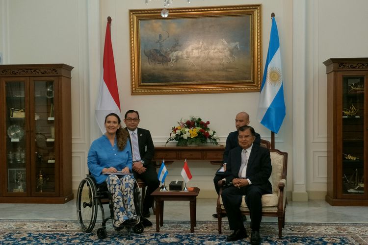 Wapres Kalla dan Wapres Argentina Gabriela Michetta di Istana Wapres, Jakarta