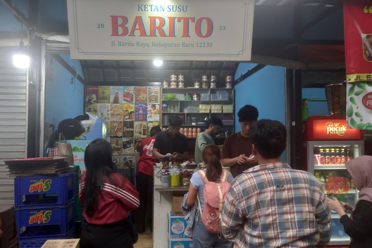suasana mengantre ketan susu Barito pada Rabu (15/5/2024)