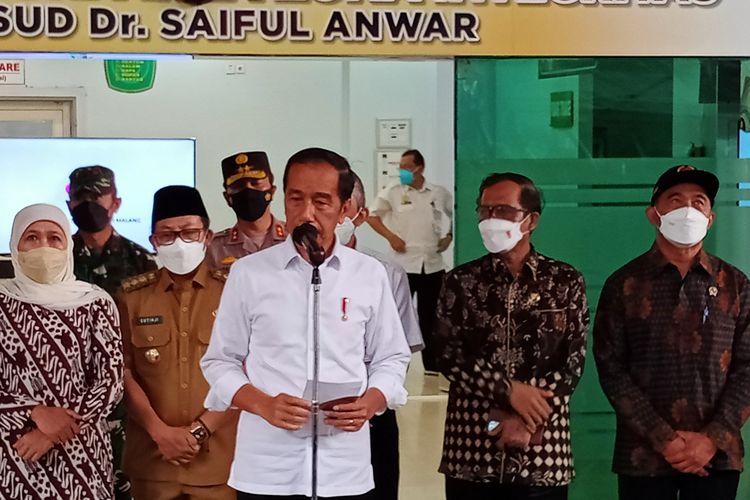 Presiden Jokowi di Rumah Sakit Saiful Anwar (RSSA), Kota Malang, Jawa Timur pada Rabu (5/10/2022)