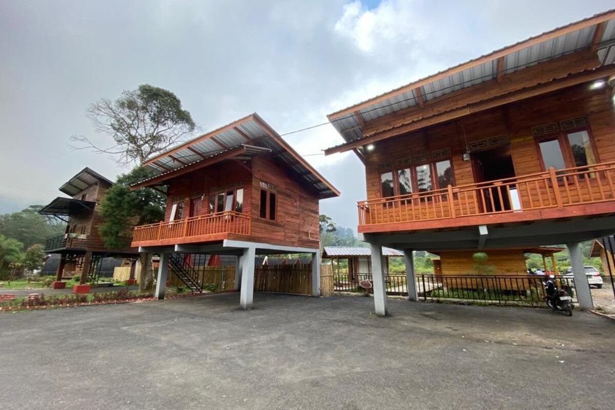 Meski tengah memasuki pekan kedua libur sekolah, pengelola Agro Wisata Walini di Kabupaten Bandung, Jawa Barat, mengekuhkan sepi pengunjung, Selasa (8/7/2024)