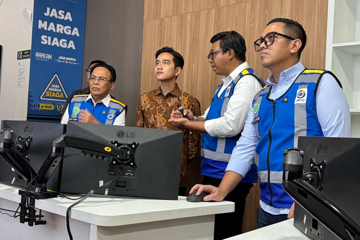 Minggu Malam, Gibran Tinjau Puncak Arus Balik Lebaran di Jasa Marga Toll Road Command Center