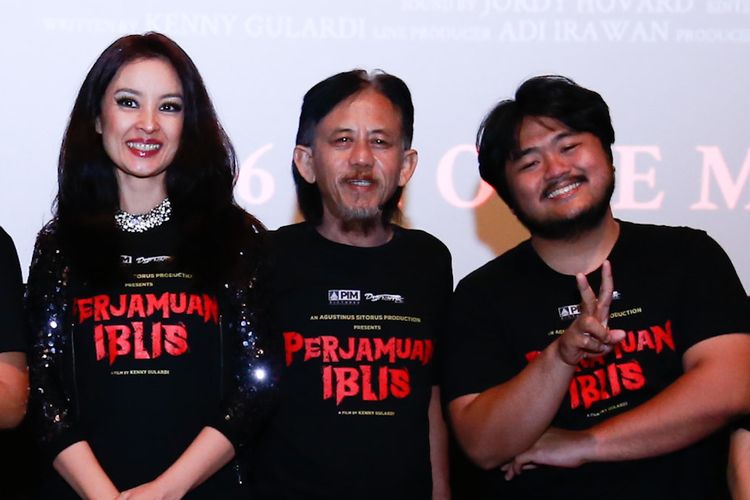 Deretan pemain dan orang-orang di balik layar film Perjamuan Iblis. 