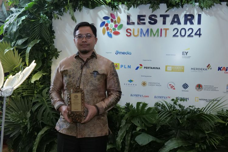 Bupati Hulu Sungai Tengah Aulia Oktafiandi ditemui usai menerima penghargaan dari Lestari Awards 2024, Rabu (21/8/2024).