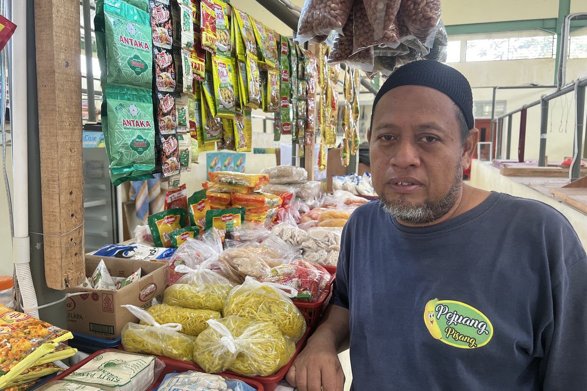 Salah seorang pedagang mie glosor, Ade (53) mengaku dagangannya laris manis saat Ramadhan, Kamis (14/3/2024).