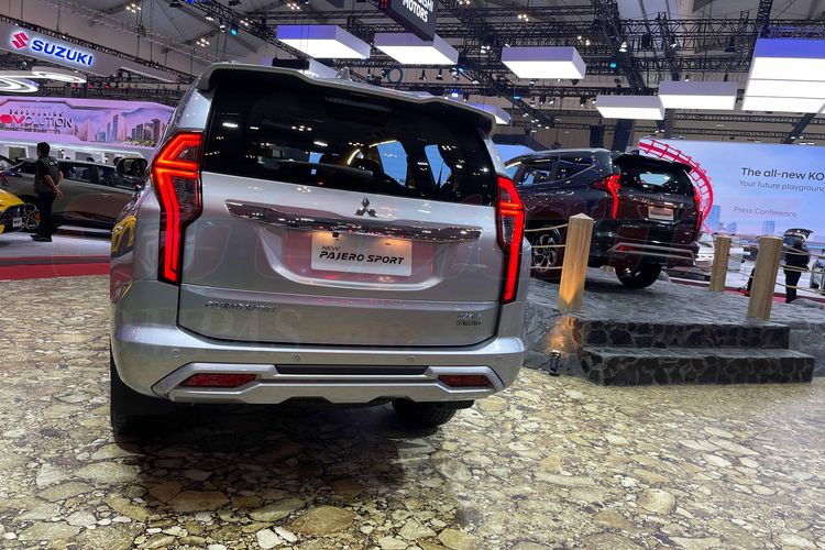 Mitsubishi New Pajero Sport resmi meluncur di Indonesia, ubahannya lebih ke estetika dan fitur, mesin masih sama