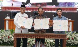 Mendagri Tito Teken SEB, Dukung Digitalisasi Layanan Haji Berbasis Data Kependudukan