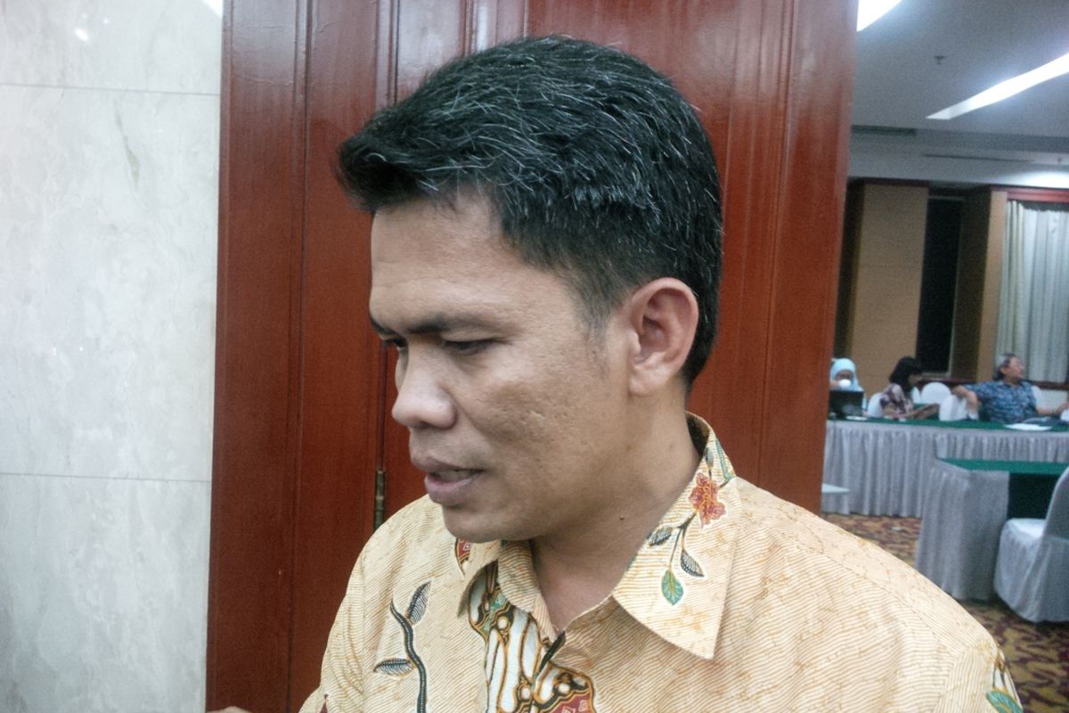 Direktur Operasional dan Pelayanan Publik Perum Bulog, Karyawan Gunarso saat ditemui di Hotel Bidakara, Jakarta, Senin (29/5/2017). 