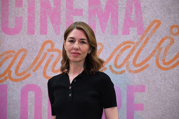 Sofia Coppola termasuk perempuan yang ada dalam kisah cinta Keanu Reeves.
