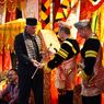 Gubernur Riau Syamsuar Dikukuhkan Jadi Pemegang Malewa Gala Kehormatan Adat Minangkabau