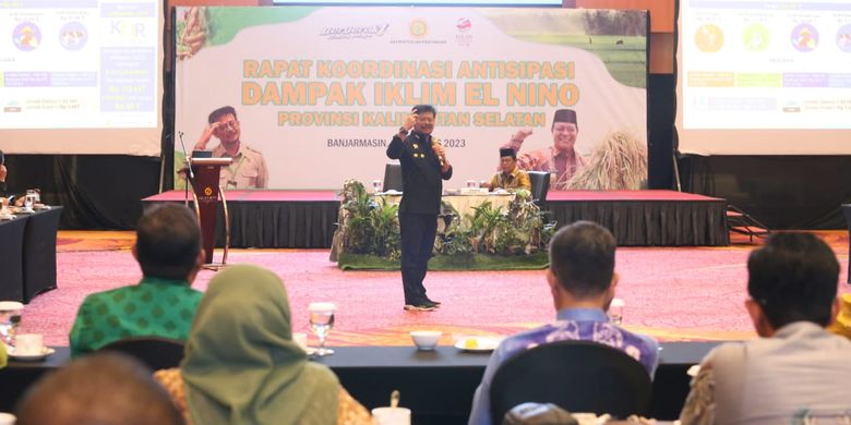 Menteri Pertanian (Mentan) Syahrul Yasin Limpo (SYL) saat Rapat Koordinasi (Rakor) Antisipasi Dampak El Nino Provinsi Kalsel di Bajarmasin, Jumat (11/8/2023).