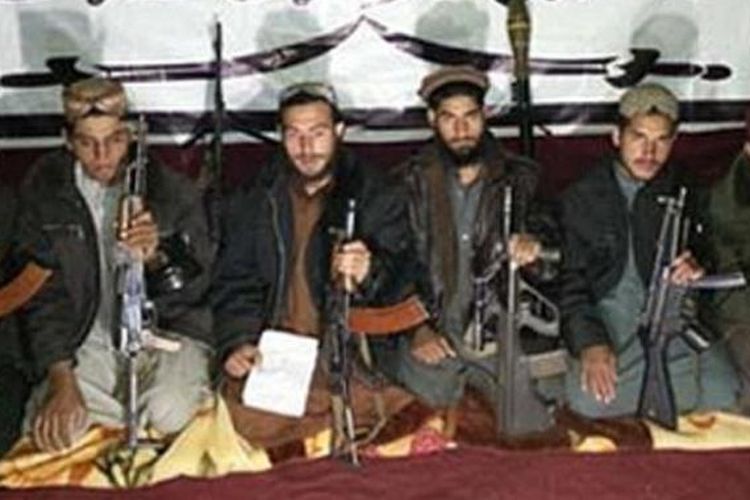 Inilah salah satu foto keenam orang yang menyerang sebuah sekolah di Peshawar yang dirilis Taliban Pakistan. Dalam serangan itu 148 orang tewas, 132 orang di antaranya adalah anak-anak.