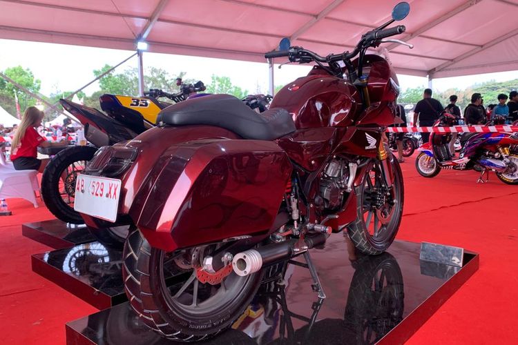 Modifikasi Honda CB150X ala Big Bike Amerika 