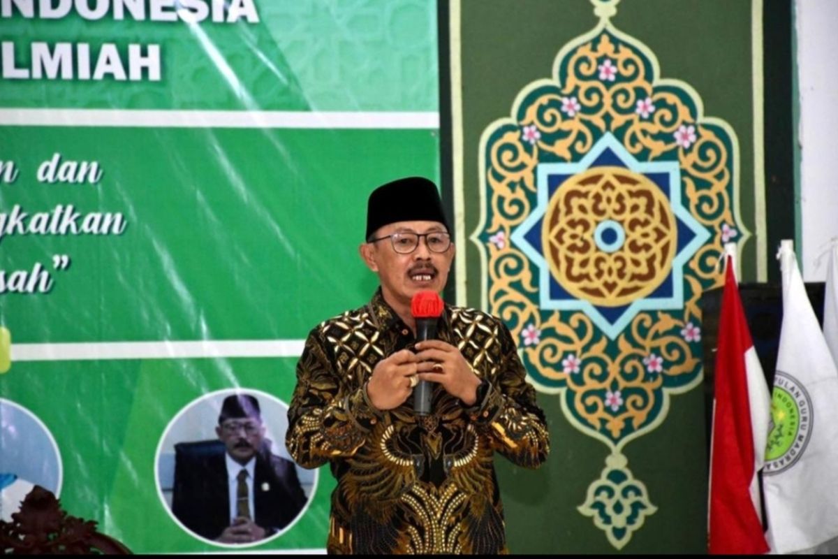 Ketua DPRD Kabupaten Indramayu Jawa Barat Syaefudin membenarkan informasi surat yang beredar terkait pengajuan pengunduran diri Lucky Hakim sebagai Wakil Bupati Indramayu, saat dihubungi Kompas.com, Selasa (14/2/2023). Syaefudin akan membahas dan menindaklanjuti surat tersebut.
