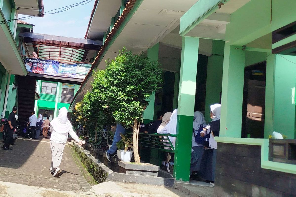 Madrasah Aliyah Negeri (MAN) 1 Cianjur.
