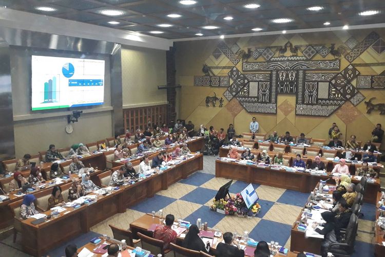 Rapat kerja BPJS Ksehatan dengan Komisi IX DPR dan Menteri Kesehatan di Kompleks Parlemen, Senayan, Jakarta, Rabu (6/11/2019). 