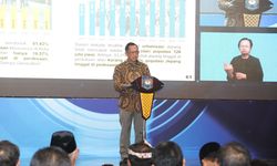 Kemendagri Beri Penghargaan kepada Pemda dengan Kinerja Penerapan SPM Terbaik 