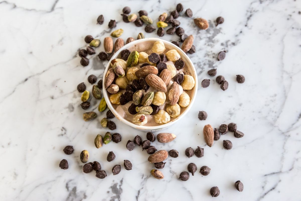 Kacang-kacangan tak hanya merupakan sumber serat dan protein yang baik, tetapi juga merupakan salah satu makanan yang mengandung asam folat.