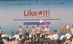 Menembus Laut dan Hutan, Penyuluh OJK Bawa Literasi Keuangan ke Pelosok Maluku