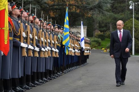 Putin Minta Industri Strategis Rusia Siap Menghadapi Perang