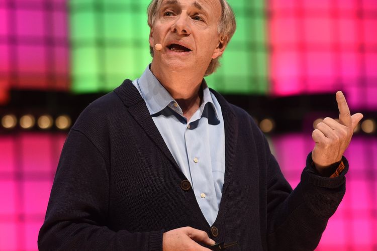 Prabowo Beri Bintang Tanda Jasa Utama ke Miliarder AS Ray Dalio.