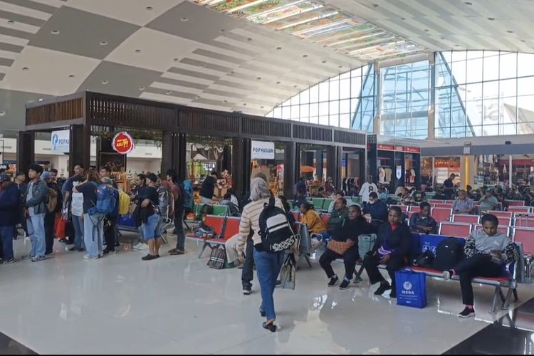53 Penerbangan dari Bandara Sentani Dibatalkan Imbas Kabut Asap Karhutla