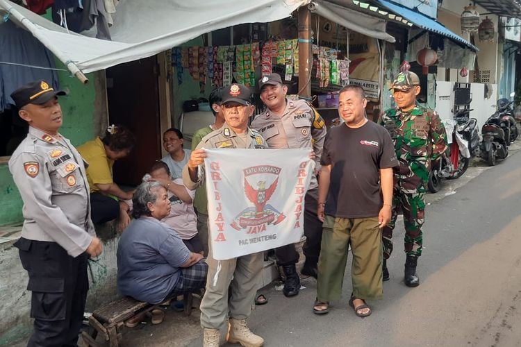 Sejumlah Bendera Ormas Diturunkan di Jakpus, Kapolres: Tak Mentolerir Aksi Premanisme