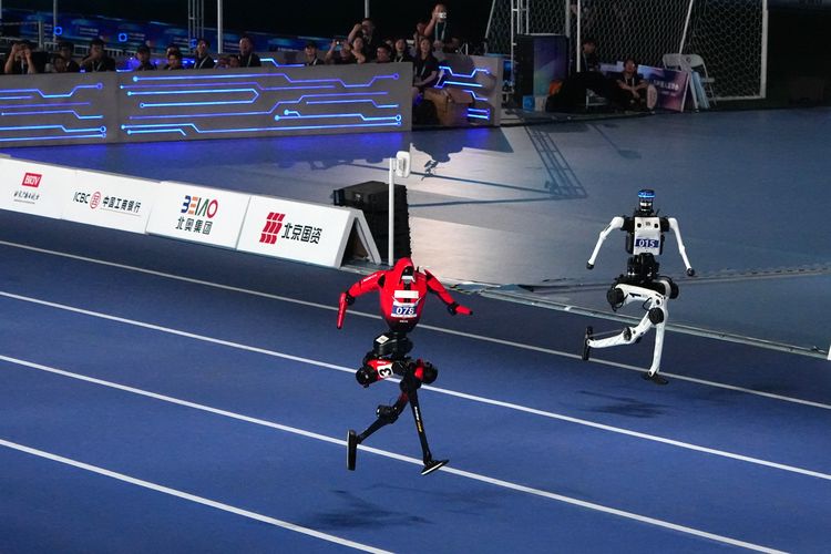 Rekor Usain Bolt Tumbang, 2 Robot China Lari 100 Meter Lebih Cepat
