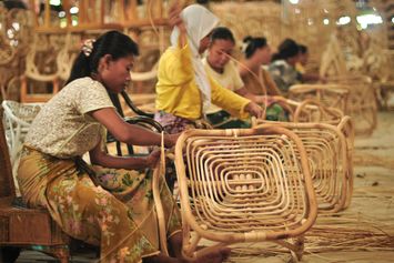 Pasarkan Produk ke Pasar Internasional, 20 UMKM Asal Jateng Diberangkatkan ke Bali