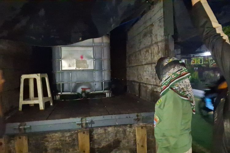 Bupati Lumajang Indah Amperawati melakukan OTT solar subsidi