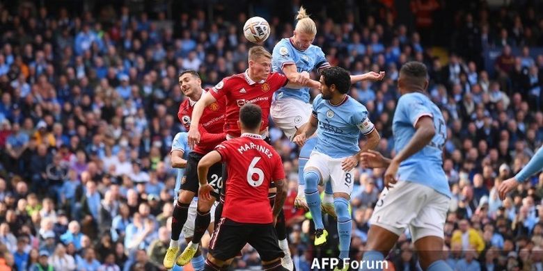 Bomber Man City, Erling Haaland, mencetak gol kedua saat melawan Man United di Liga Inggris. Lag Man City vs Man United digelar di Stadion Etihad pada 2 Oktober 2022. Man City dan Man United selanjutnya bertemu di final Piala FA. Artikel ini berisi jadwal final Piala FA Man City vs Man United. (Photo by Laurence Griffiths/Getty Images) (Photo by LAURENCE GRIFFITHS / GETTY IMAGES EUROPE / Getty Images via AFP)
