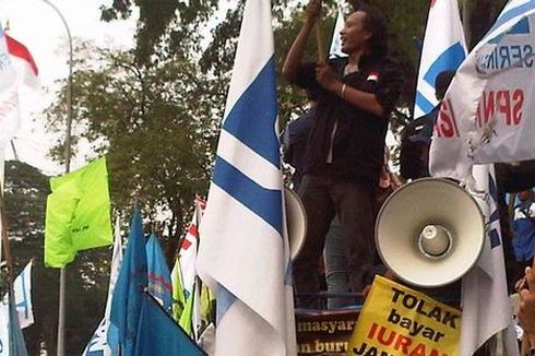 Orator Istirahat, Buruh Dangdutan di Depan Istana