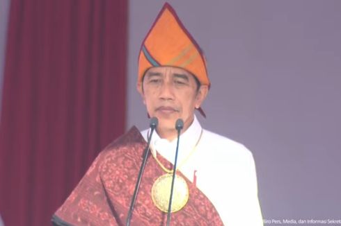 Mengenal Pakaian Adat yang Dikenakan Jokowi Saat di Ende, Simbol Kekuasaan yang Melindungi