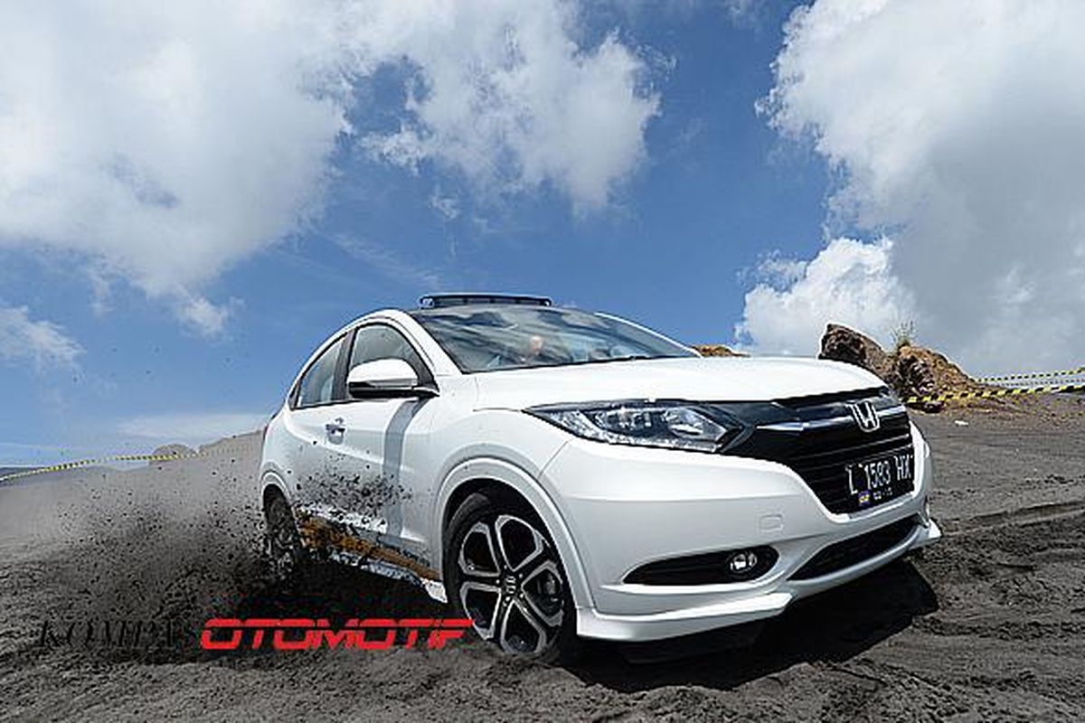 Honda HR-V coba menaklukkan arena menantang di Pasir Berbisik, Bromo, Pasuruan, Jawa Timur