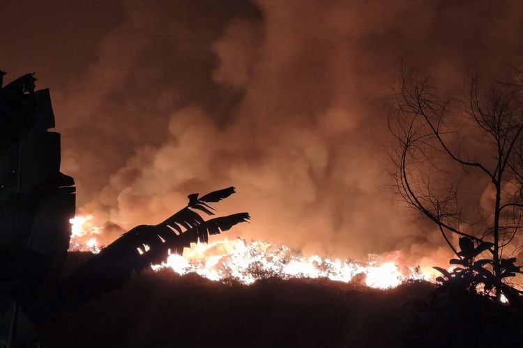Kebakaran TPA Galuga Bogor Mulai Terkendali, Bupati: Tak Ada Korban
