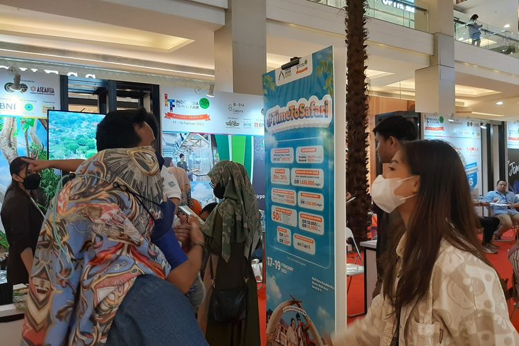 Tenant Taman Safari Indonesia di Ajang Indonesia Travel Fair 2023 di Mal Kota Kasablanka, Jakarta Selatan, Sabtu (18/2/2023)