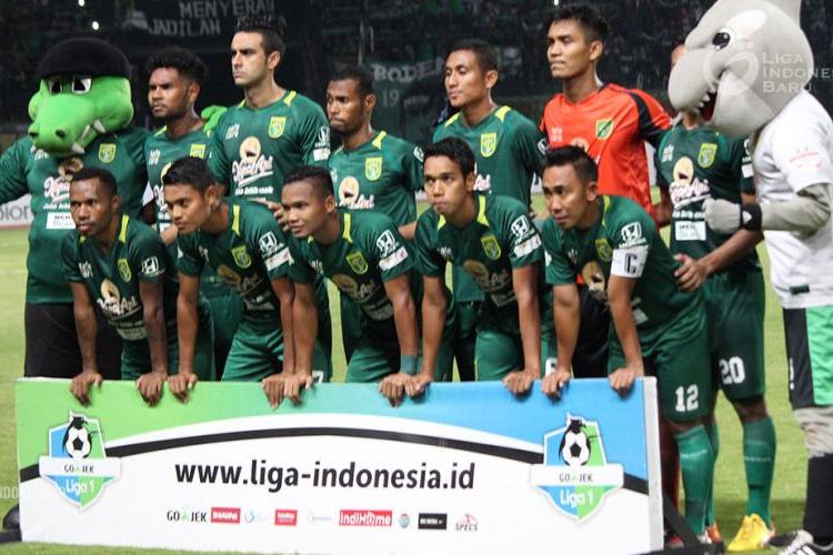Susunan pemain utama Persebaya Surabaya pada laga versus PSM Makassar di Gelora Bung Tomo, 10 November 2018. 