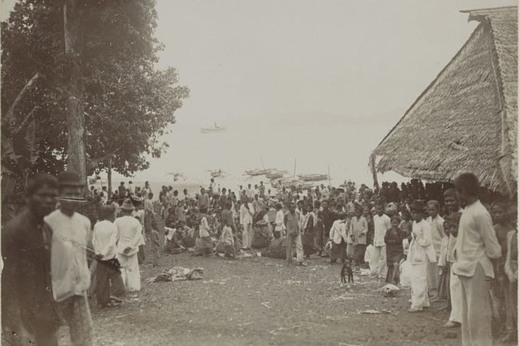 Pelintas Siboga di Desa Sawan Pulau Siau, Sulawesi antara Maret 1989 dan Februari 1900