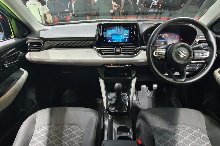 Bagian kabin depan Suzuki Victoris CBG yang ada di Japan Mobility Show 2025