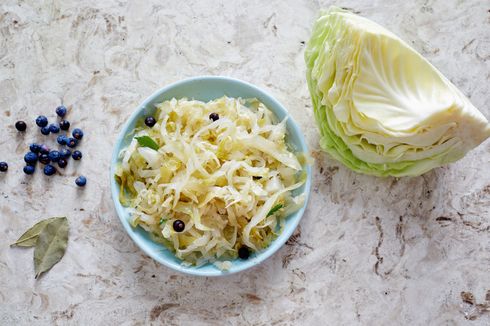 Mengenal Sauerkraut, Fermentasi Kol Khas Jerman yang Kaya Manfaat