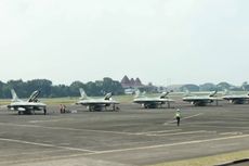 Flypass Jet Tempur F-16 Warnai Geladi Kotor HUT Ke-77 RI di Langit Jakarta