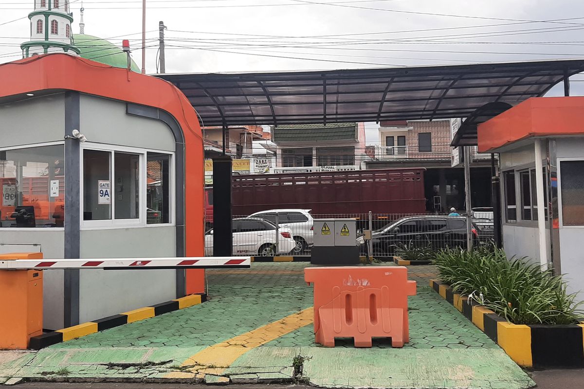 Pelabuhan Ketapang Banyuwangi akan terhubung dengan Tol Trans Jawa. Sehingga akses ke Pelabuhan Penyeberangan Ketapang akan semakin mudah. Untuk tiket Ketapang Gilimanuk penumpang tanpa kendaraan adalah Rp 9.650.