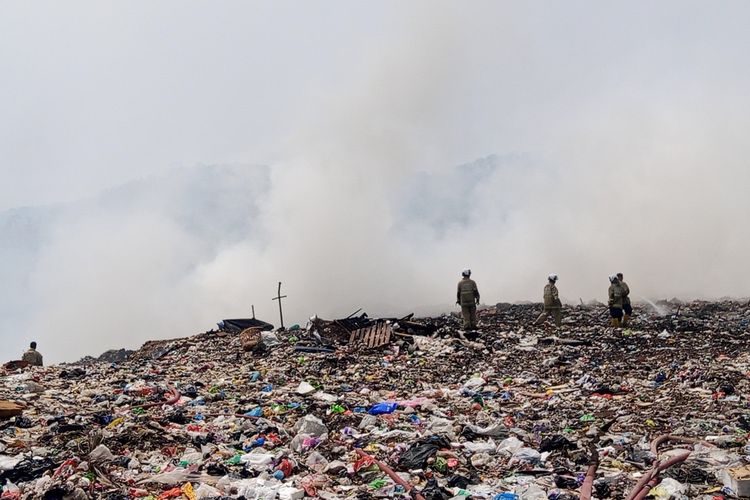 Asap Kebakaran TPA Jatibarang Capai Manyaran dan Tol Krapyak, Rekayasa Cuaca Dipertimbangkan