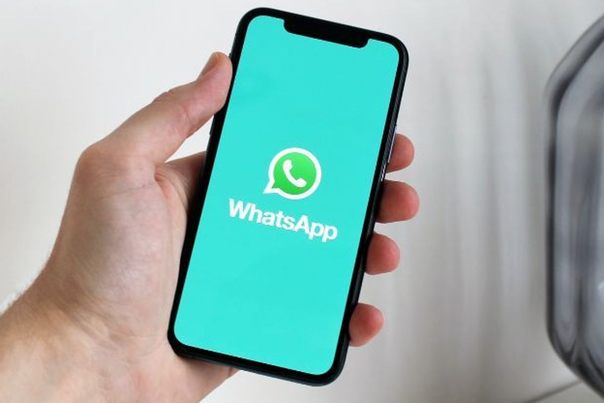 Cara membuat paket stiker WhatsApp.