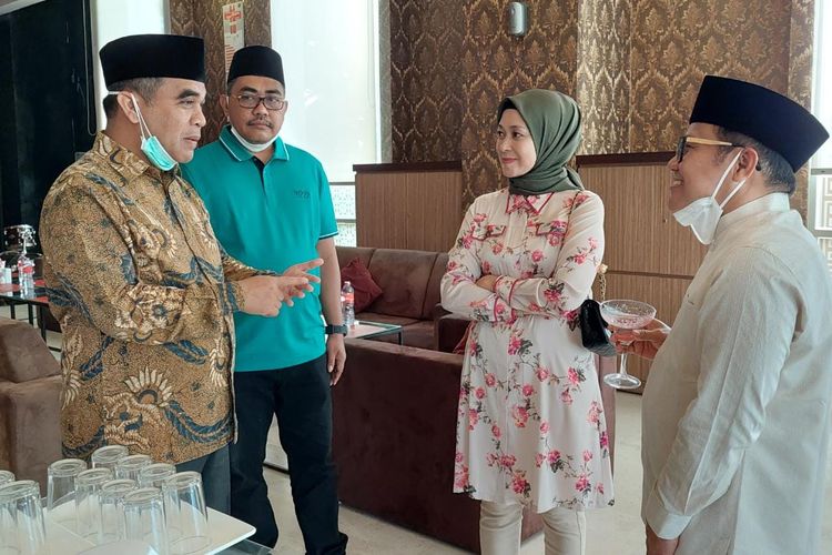 Ketua Umum Partai Kebangkitan Bangsa Muhaimin Iskandar bertemu dengan Sekretaris Jenderal Partai Gerindra Ahmad Muzani di sela-sela pelaksanaan Muktamar ke-34 Nahdlatul Ulama di Lampung, Kamis (23/12/2021) pagi.