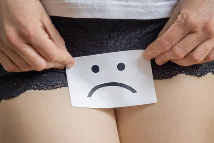 Benarkah keputihan bisa menyebabkan celana dalam bolong.